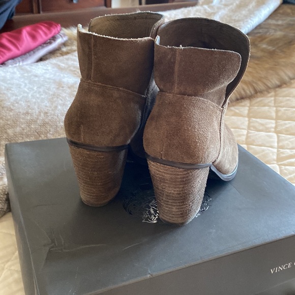 Vince Camino Helen Booties Size 7.5 Brownish Taupe Suede. - Picture 4 of 6